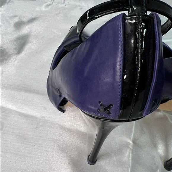 Manolo Blahnik Black and Blue Heels - Picture 6 of 10